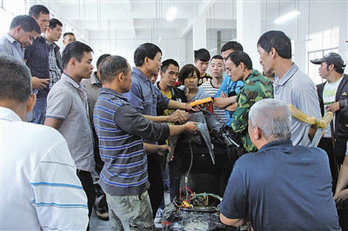 ͼΪ�м���ѧԱ��������ʦ����ά��֪ʶ